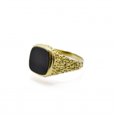 Zlatý prsten s onyxem, vel. 60