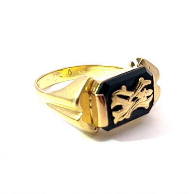 Zlatý prsten s onyxem s monogramem, vel. 59