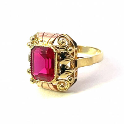 Zlatý prsten s růžovým kamenem, vel. 54